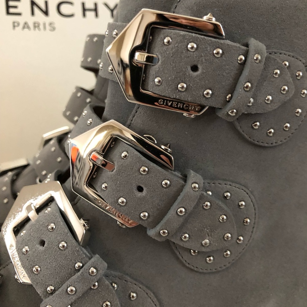 🔥PRICE DROP! Givenchy Prue buckle boots - Picture 4 of 8